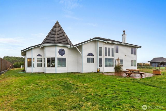 1981 Grey Gull Lane S, Westport, WA 98595