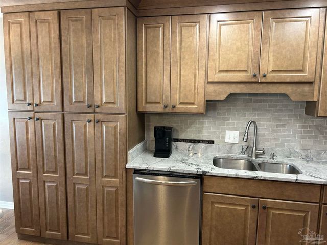 3869 Bay Wind Dr, Gulf Breeze, FL 32563