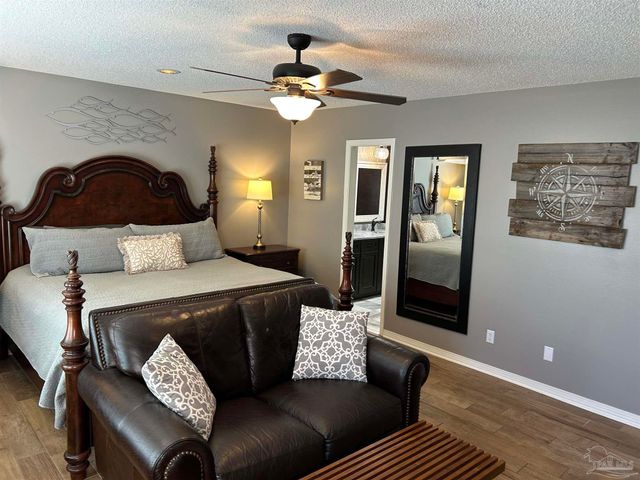 3869 Bay Wind Dr, Gulf Breeze, FL 32563