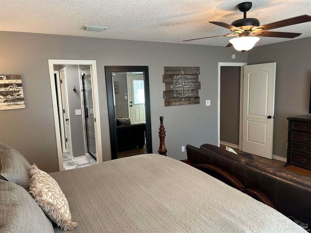 3869 Bay Wind Dr, Gulf Breeze, FL 32563