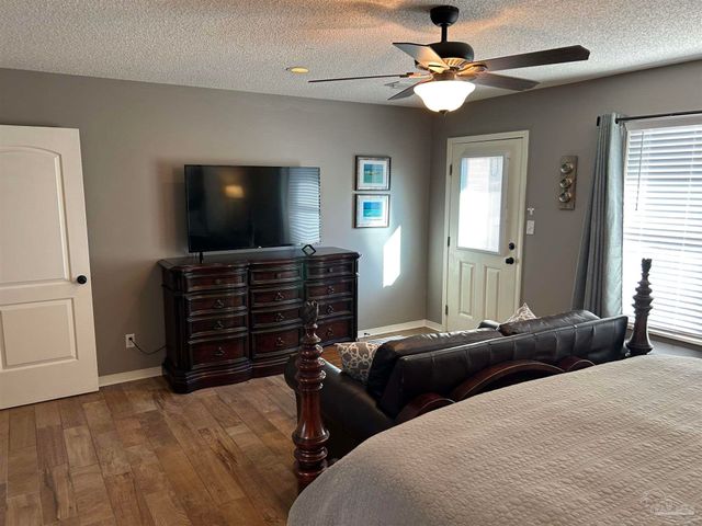 3869 Bay Wind Dr, Gulf Breeze, FL 32563