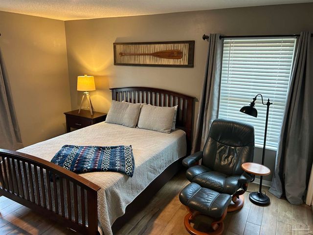 3869 Bay Wind Dr, Gulf Breeze, FL 32563