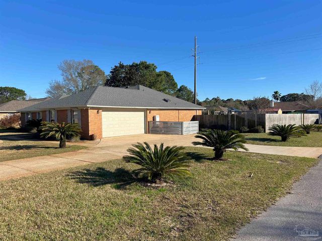 3869 Bay Wind Dr, Gulf Breeze, FL 32563