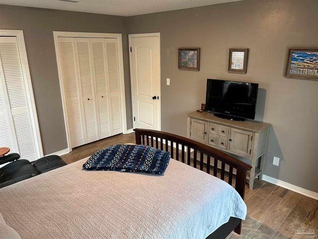 3869 Bay Wind Dr, Gulf Breeze, FL 32563