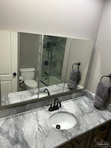 3869 Bay Wind Dr, Gulf Breeze, FL 32563