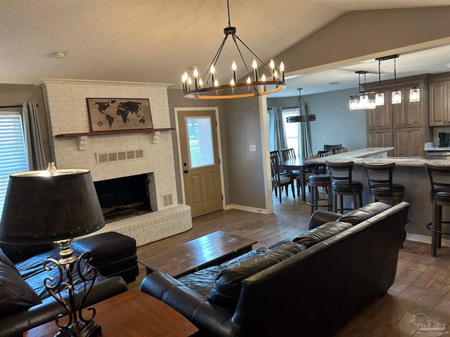 3869 Bay Wind Dr, Gulf Breeze, FL 32563