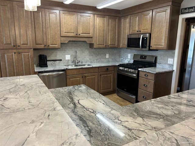 3869 Bay Wind Dr, Gulf Breeze, FL 32563