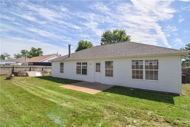 657 Frances Drive, Centerton, AR 72719