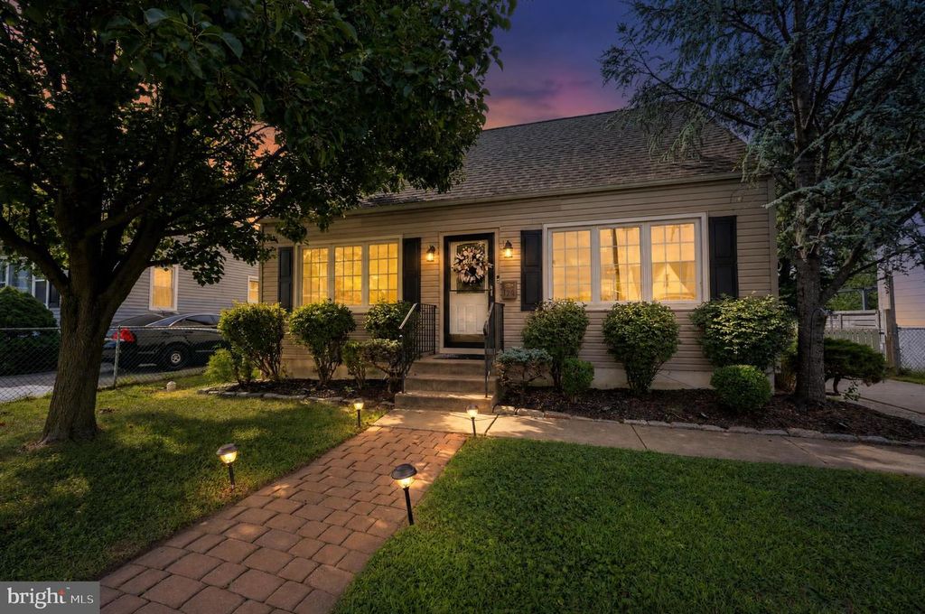 126 E LAFAYETTE AVE, Magnolia, NJ 08049
