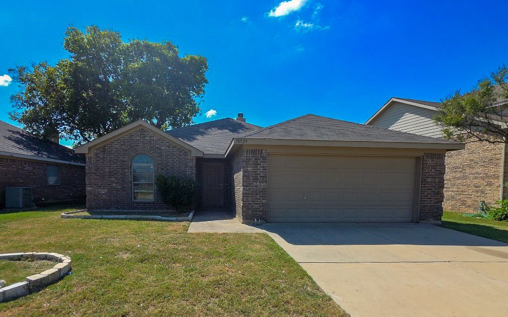 10929 Hawks Landing Road, Fort Worth, TX 76052