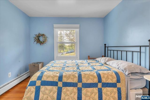 39 Post Brook Road, West Milford, NJ 07480
