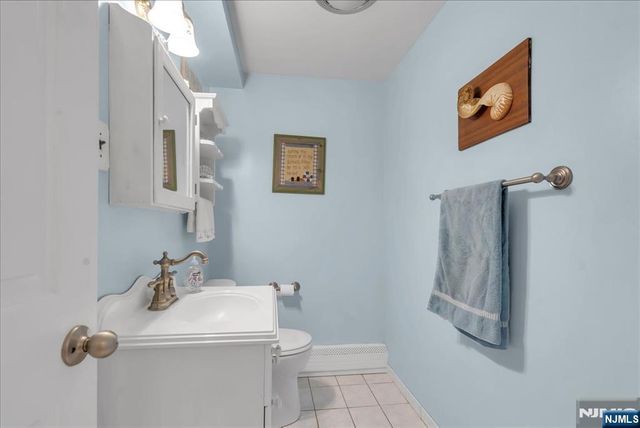 39 Post Brook Road, West Milford, NJ 07480