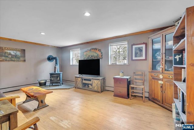 39 Post Brook Road, West Milford, NJ 07480