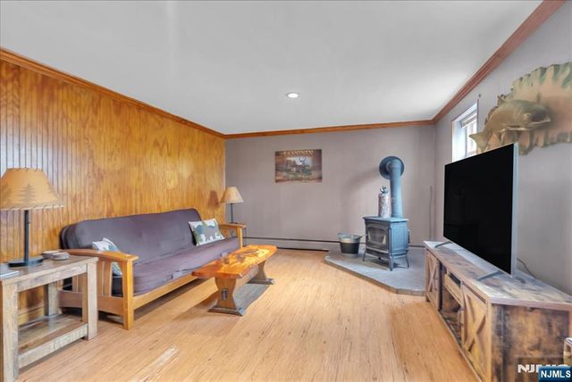 39 Post Brook Road, West Milford, NJ 07480