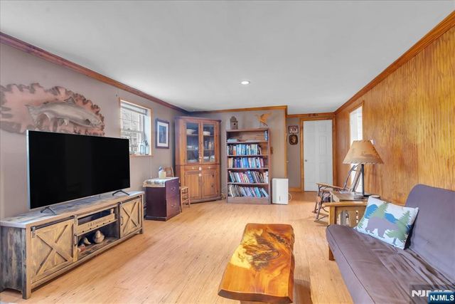 39 Post Brook Road, West Milford, NJ 07480