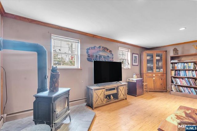 39 Post Brook Road, West Milford, NJ 07480