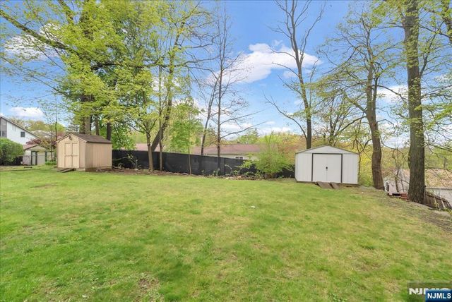39 Post Brook Road, West Milford, NJ 07480