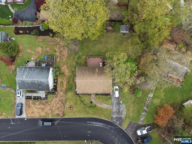 39 Post Brook Road, West Milford, NJ 07480