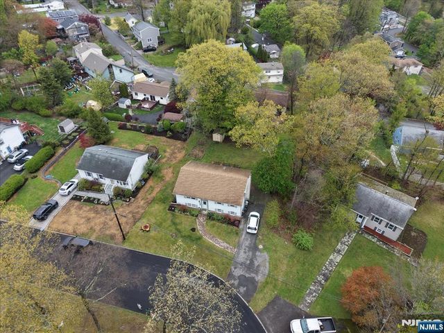 39 Post Brook Road, West Milford, NJ 07480