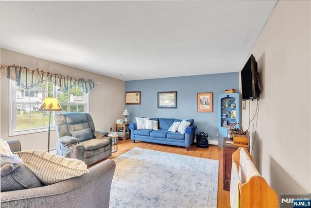 39 Post Brook Road, West Milford, NJ 07480
