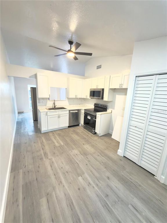 1442 CANDLEWYCK DRIVE, Orlando, FL 32807