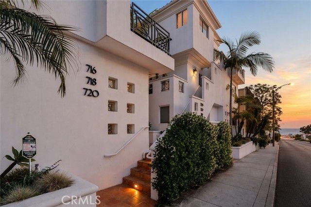 720 Manhattan Beach, Manhattan Beach, CA 90266