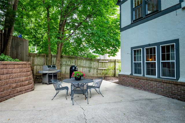3931 Maquoketa Drive, Des Moines, IA 50311