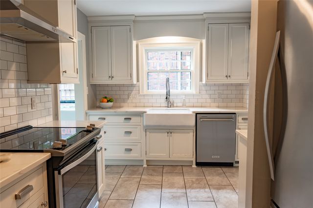 3931 Maquoketa Drive, Des Moines, IA 50311