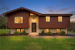 4972 Field Acres Dr, Hampton, PA 15044