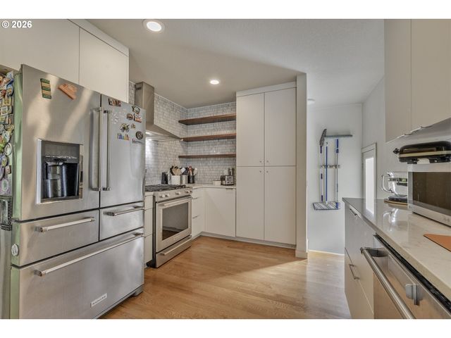 10980 Sw POLSKY Rd, Beaverton, OR 97005