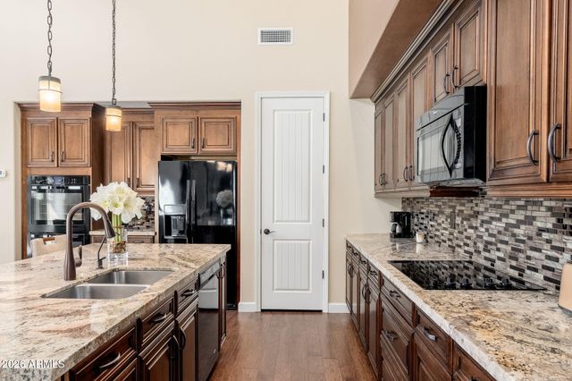 10052 E BELL Road, Scottsdale, AZ 85260