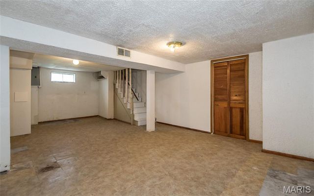 9440 Bagley Drive, St Louis, MO 63136