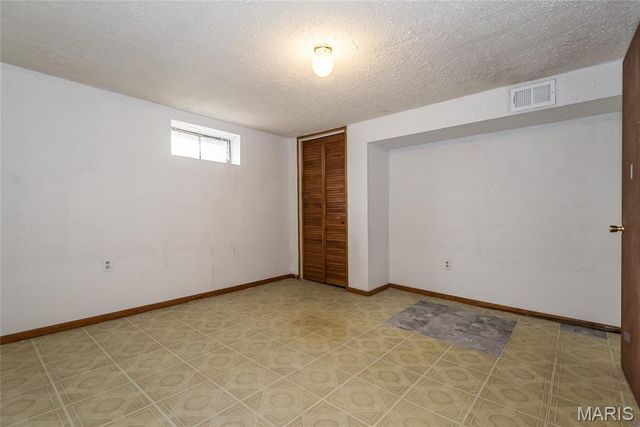 9440 Bagley Drive, St Louis, MO 63136