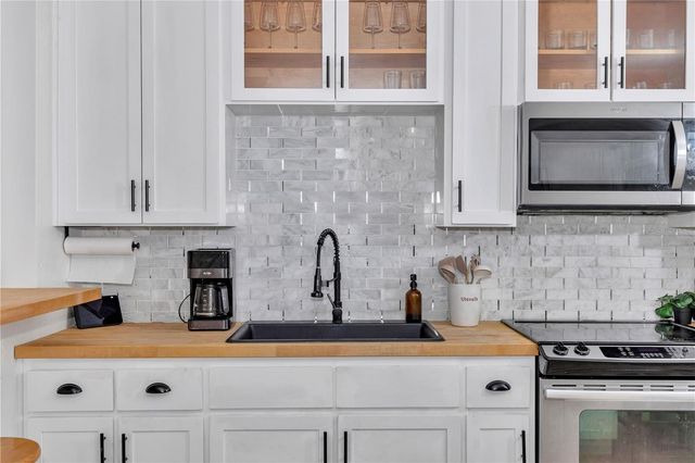 1302 SE SANCHEZ AVENUE, Ocala, FL 34471