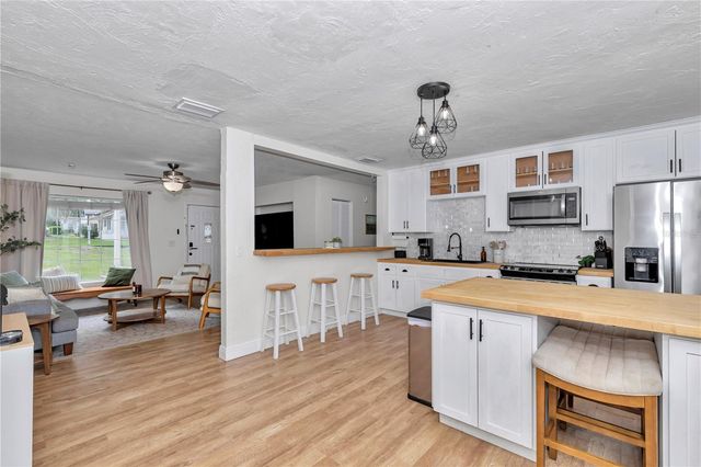 1302 SE SANCHEZ AVENUE, Ocala, FL 34471