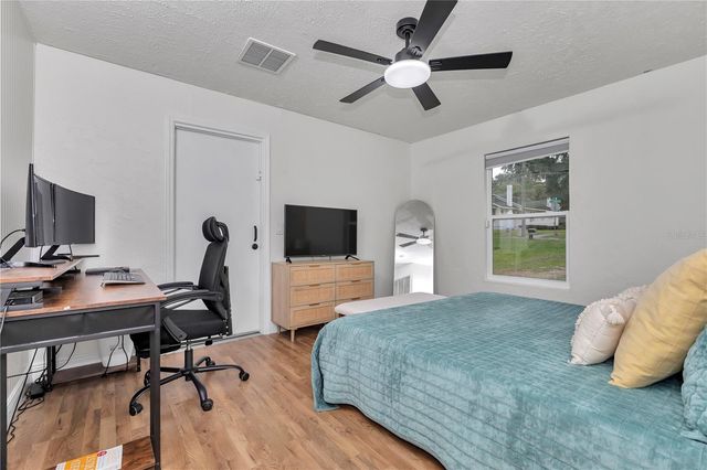 1302 SE SANCHEZ AVENUE, Ocala, FL 34471