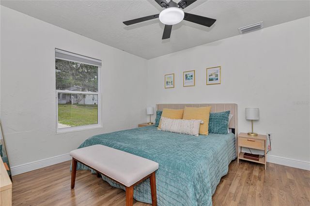 1302 SE SANCHEZ AVENUE, Ocala, FL 34471