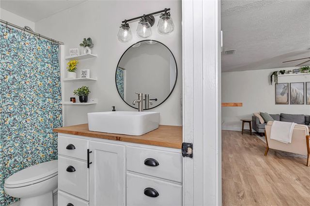 1302 SE SANCHEZ AVENUE, Ocala, FL 34471