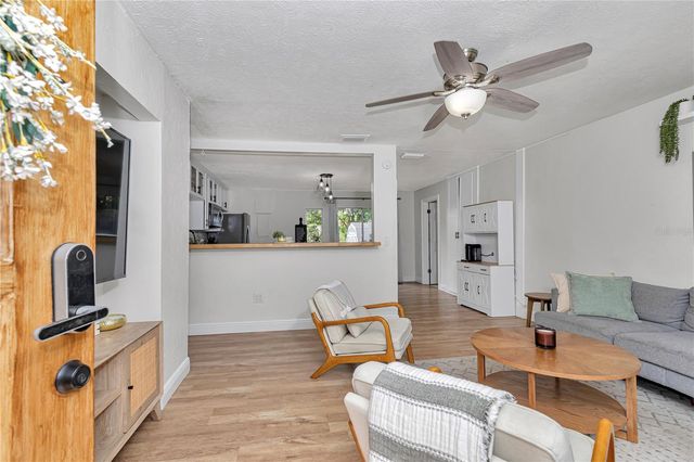 1302 SE SANCHEZ AVENUE, Ocala, FL 34471