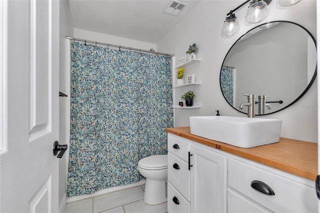 1302 SE SANCHEZ AVENUE, Ocala, FL 34471