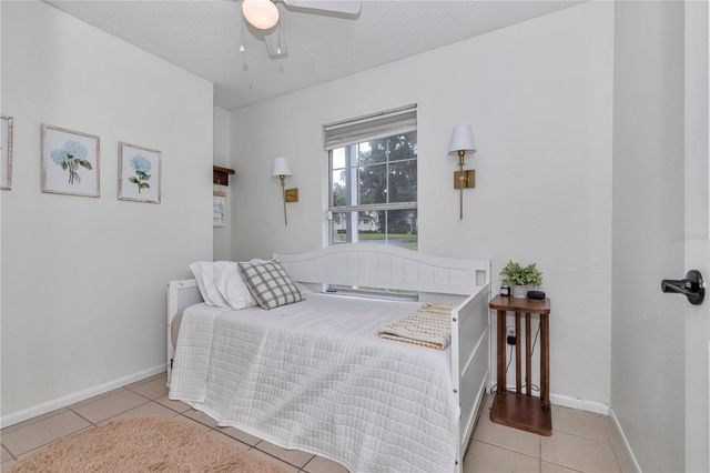 1302 SE SANCHEZ AVENUE, Ocala, FL 34471