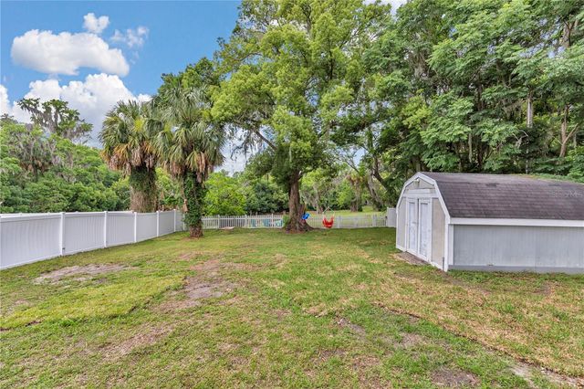 1302 SE SANCHEZ AVENUE, Ocala, FL 34471