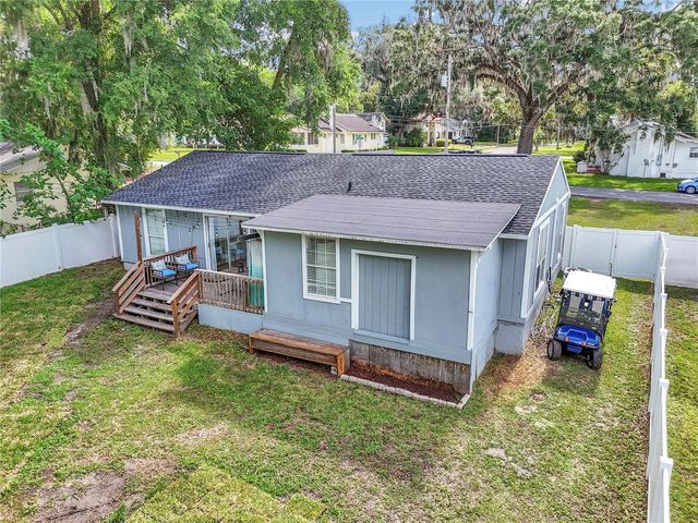 1302 SE SANCHEZ AVENUE, Ocala, FL 34471