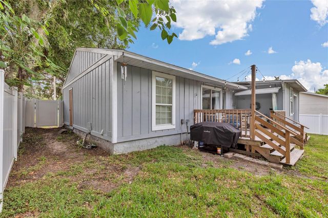 1302 SE SANCHEZ AVENUE, Ocala, FL 34471