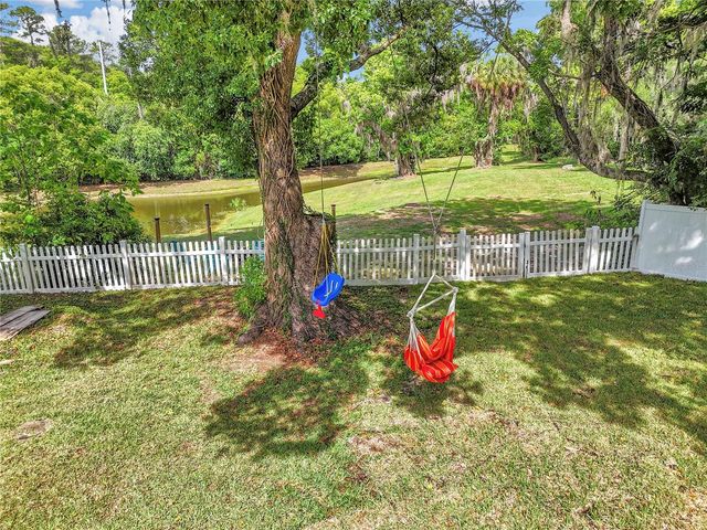 1302 SE SANCHEZ AVENUE, Ocala, FL 34471