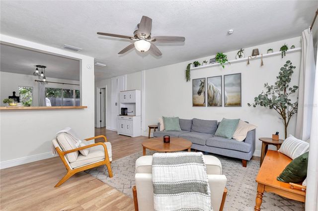 1302 SE SANCHEZ AVENUE, Ocala, FL 34471