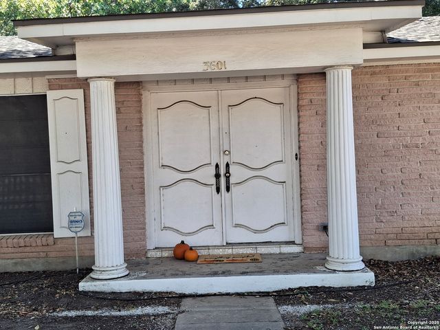 3601 Vinecrest, Kirby, TX 78219
