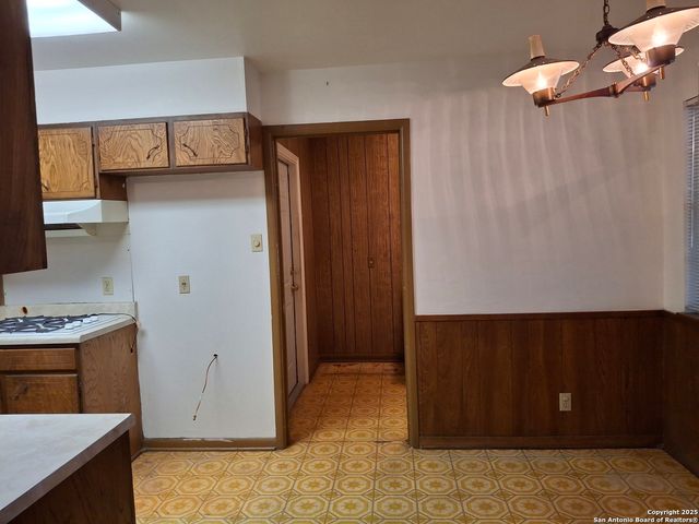 3601 Vinecrest, Kirby, TX 78219