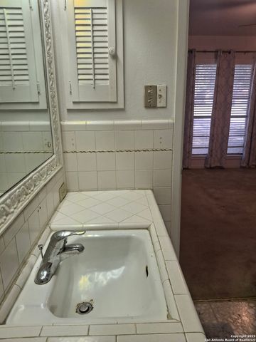 3601 Vinecrest, Kirby, TX 78219