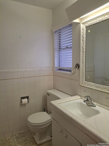 3601 Vinecrest, Kirby, TX 78219